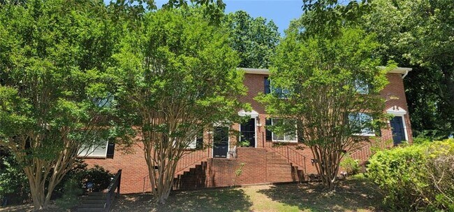 Foto del edificio - 3284 Highpoint Ct