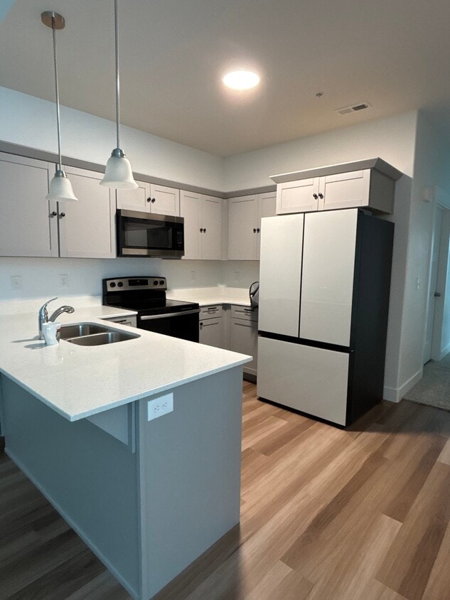 Building Photo - 13483 Commodus Dr