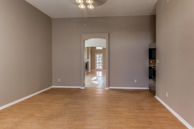 Building Photo - 12413 Tierra Arroyo Dr