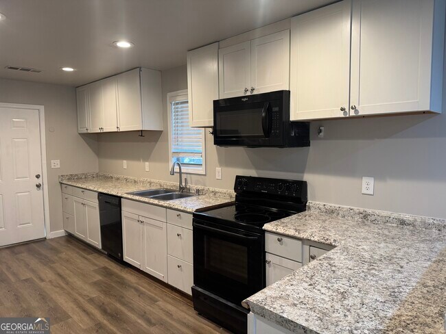 Foto del edificio - 324 Adams St