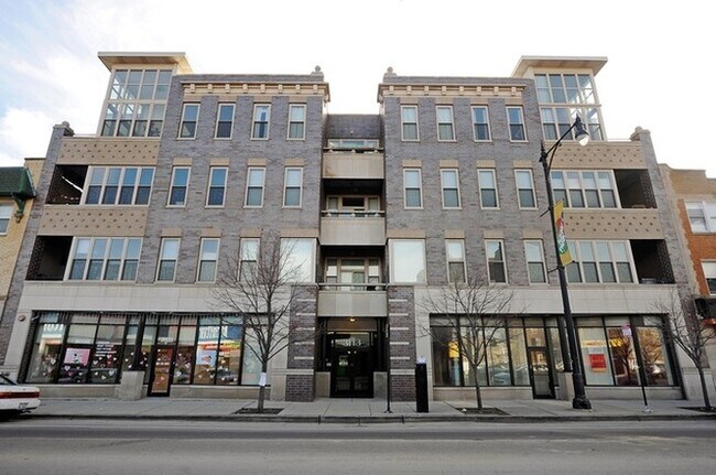Building Photo - 3113 West Lawrence Avenue