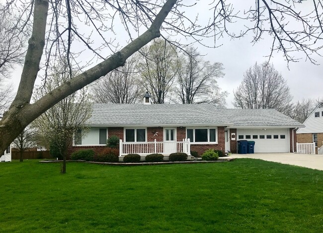 Building Photo - 395 S Cayuga Rd
