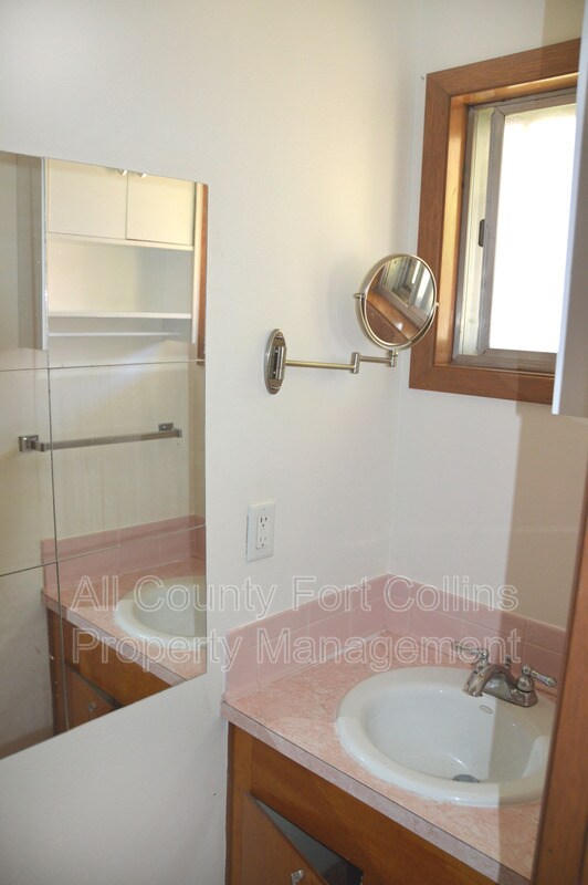 Building Photo - 1208 Baker St