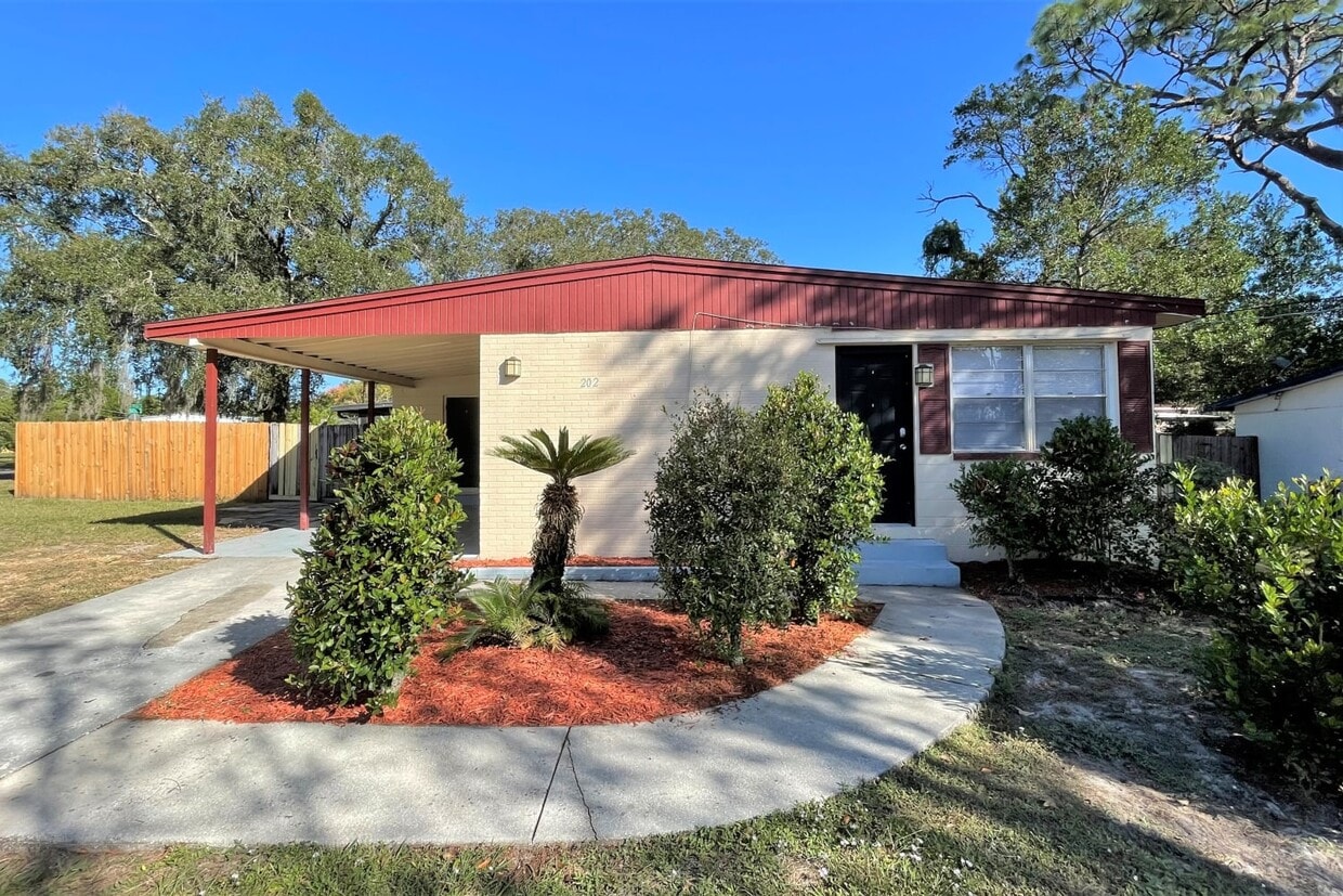 Primary Photo - 202 Linda Ave