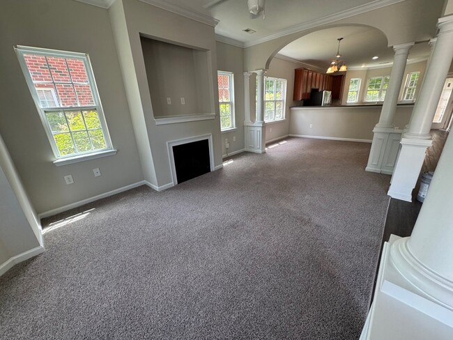 Building Photo - Beautiful and Spacious 2 Bedroom 2.5 Bath ...
