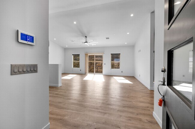 Foto del edificio - 7760 Arrowhead Dr