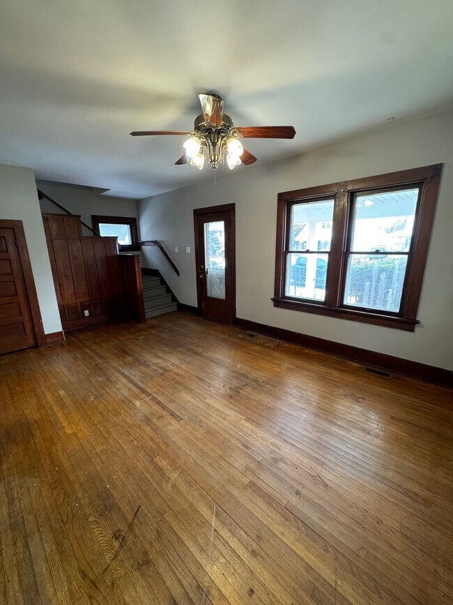 Foto del edificio - 1211 Bell Ave