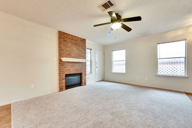 Foto del edificio - 1625 Sylvia Ct