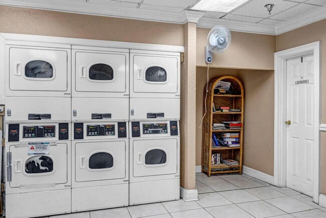 Building Photo - 311 W Ashley St