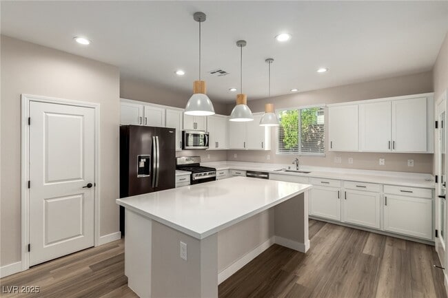 Foto del edificio - 8055 Tank Loop St