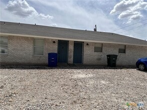 Building Photo - 1202 Urbantke Ct