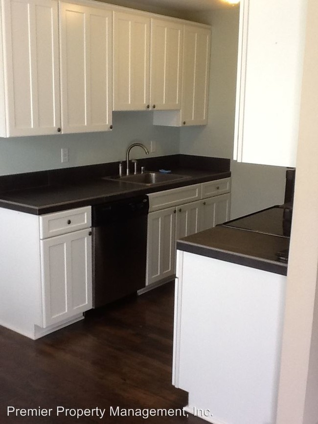 Building Photo - 2 br, 1 bath House - 3602 E. Evergreen Blvd