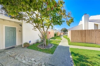 Building Photo - 6401 Deihl Rd