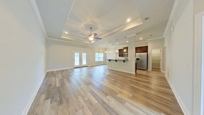 Building Photo - 217 Evergreen Dr