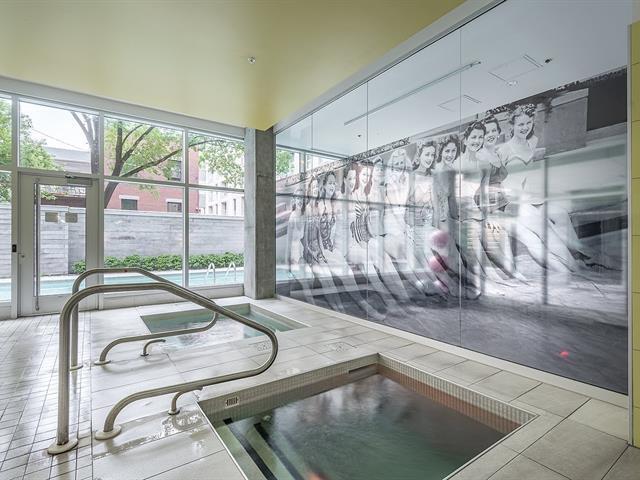 Building Photo - 1414 Rue Chomedey