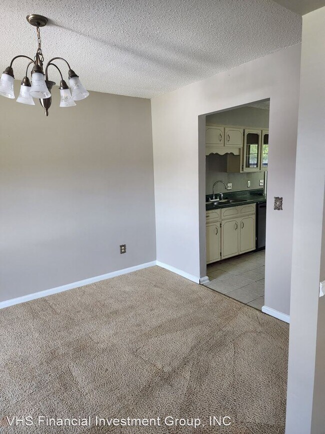 Building Photo - 4 br, 2 bath House - 1641 Latham Court