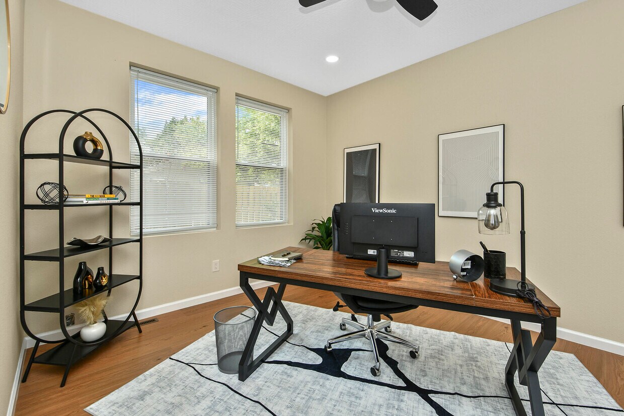 Foto principal - 1220 E Pacific St