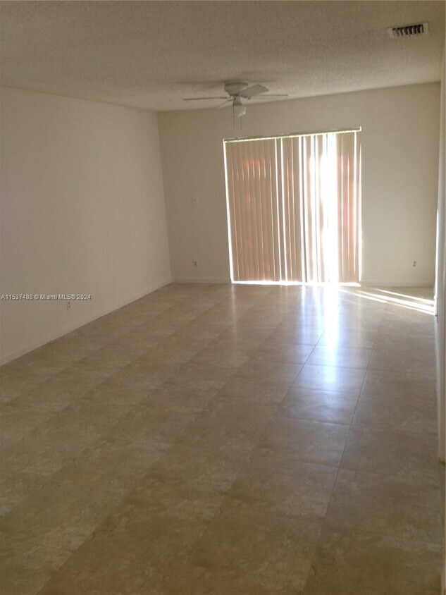 Building Photo - 2201 Sherman Cir