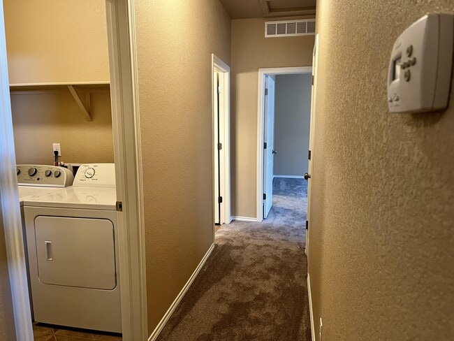 Foto del edificio - 6915 W 3rd St