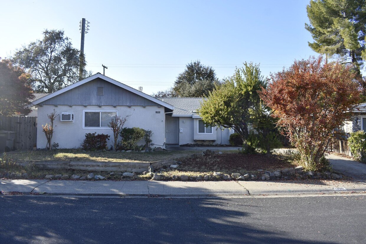 Primary Photo - 1300 Sheffield Way