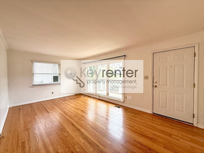 Photo - 1010 Summer St House