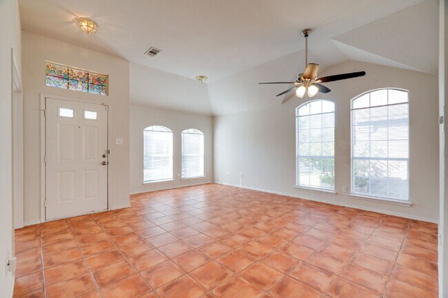 Foto del edificio - "COMING SOON! Beautiful Single-Story Featuring an Office, Open-Concept Design, Dual Living Areas ...