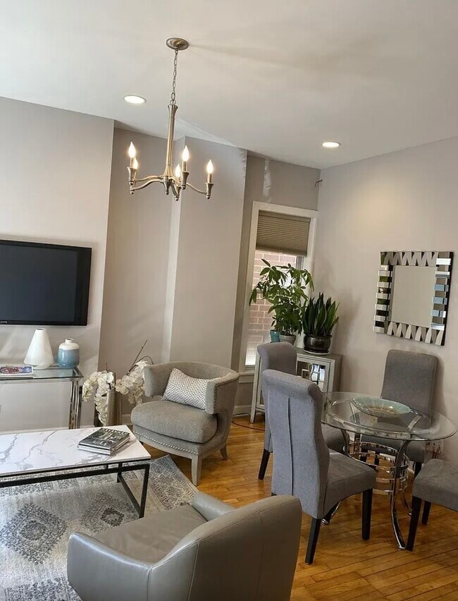 Foto del edificio - 2224 W Medill Ave