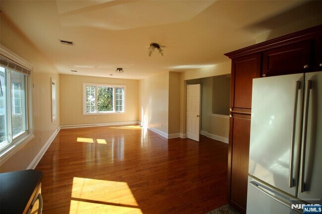 Foto del edificio - 513 Fairview Terrace