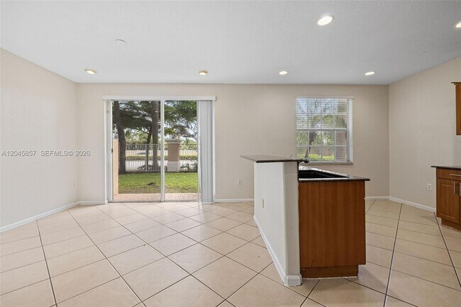 Foto del edificio - 8401 SW 25th Ct