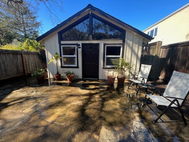 Foto del edificio - 910 Coleman Ave