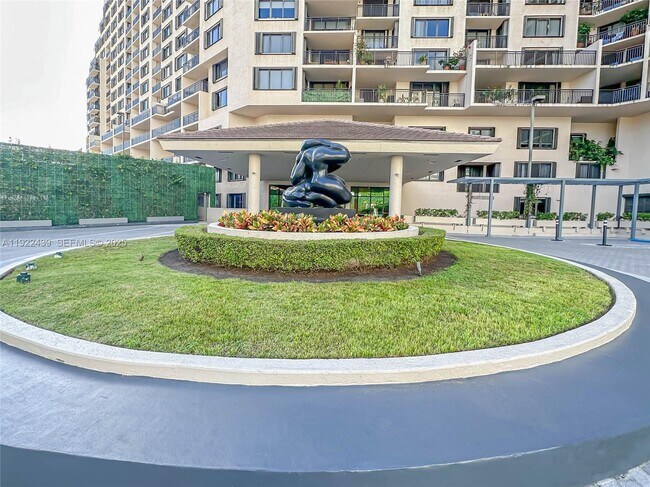 Foto del edificio - 540 Brickell Key Dr