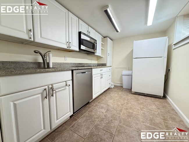 Building Photo - 48 Trapelo St