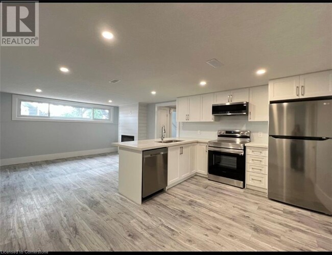 Building Photo - 76 Montcalm Dr