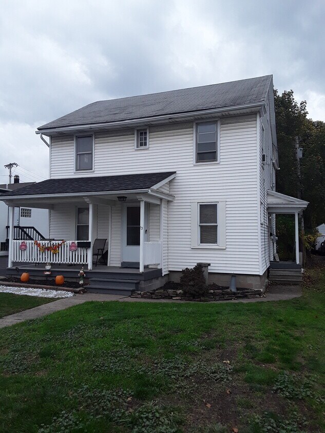 Primary Photo - 13 Walzer Rd