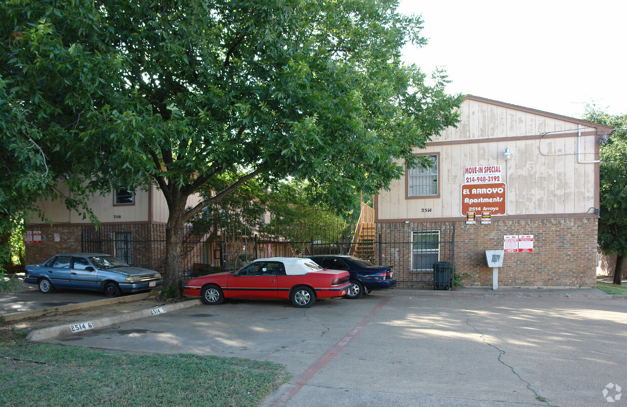 Building Photo - El Arroyo Apartments