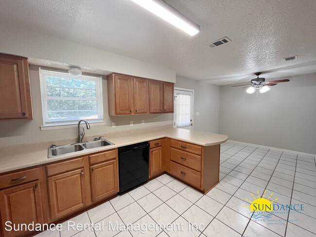 Foto del edificio - 3 br, 1.5 bath House - 5358 Fairchild Road