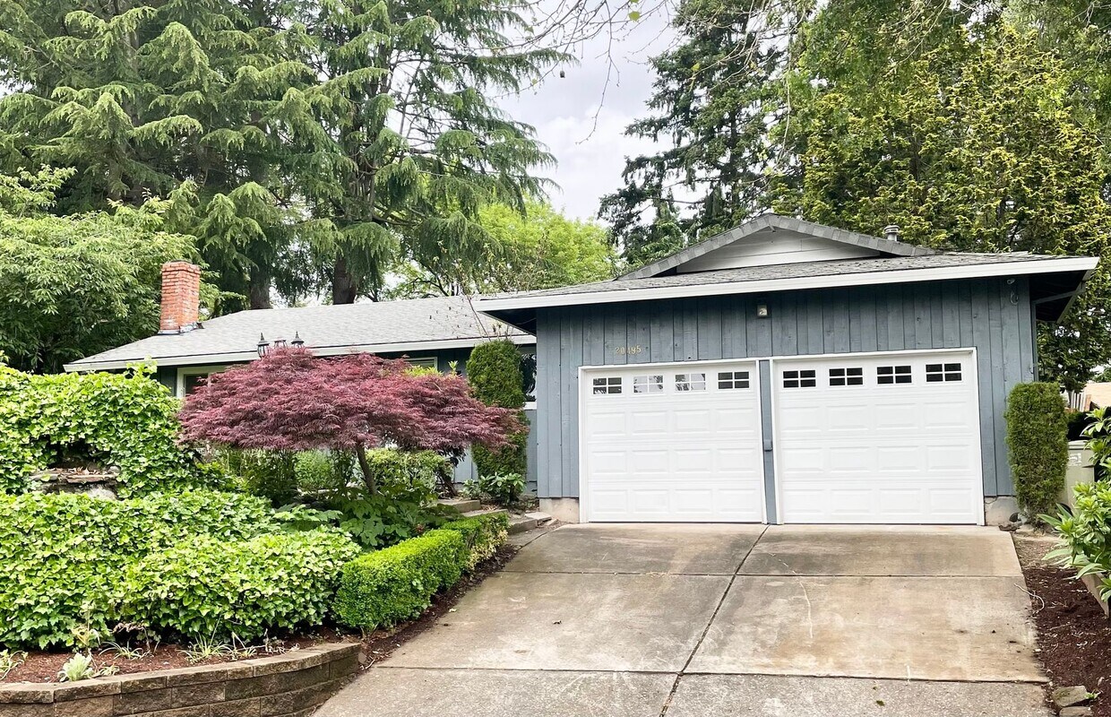 Foto principal - 3 Bedroom Aloha Home with Amazing Backyard!