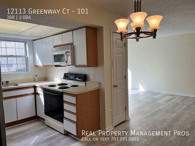 Building Photo - Minutes to RT66/Vienna Metro-Qualify for a...
