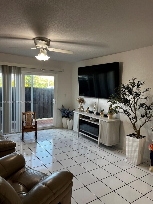 Foto del edificio - 9004 SW 137th St