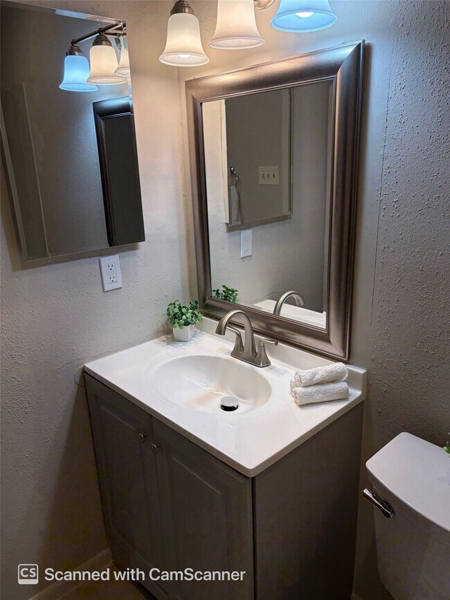 Foto del edificio - 17331 Red Oak Dr