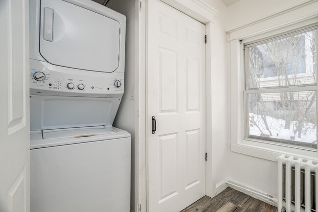 Building Photo - 47 Hartford St