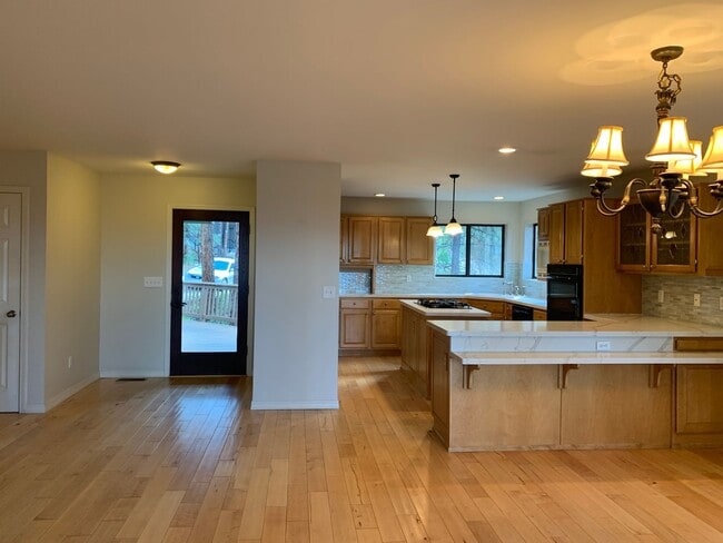 Building Photo - 1172 Eagles Nest