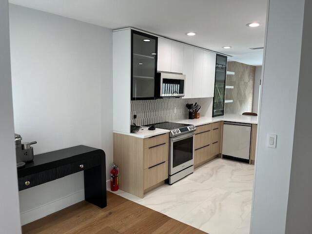 Building Photo - 541 N Ocean Blvd