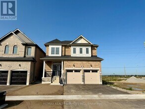 Building Photo - 45 Fenn Cres