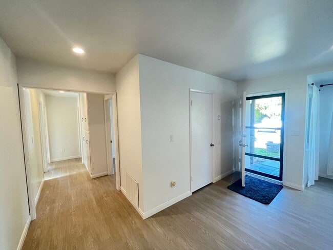 Building Photo - Newly Renovated Home Off Foothill Dr. Close to Cal Poly