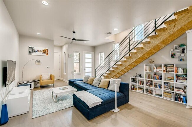 Foto del edificio - 4325 Banister Ln
