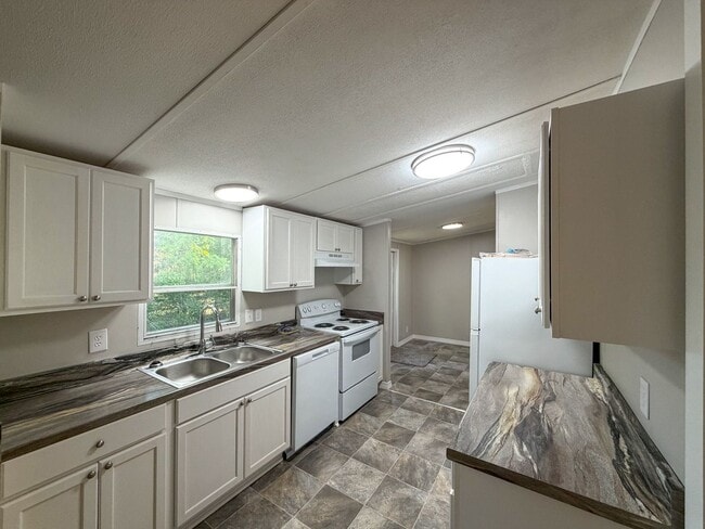 Building Photo - 1321 15th St