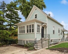 Building Photo - 328 Elgin Ave