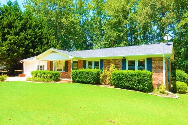 Building Photo - 115 Konnarock Cir