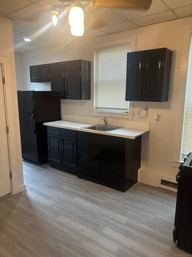 Foto principal - 465 Howard Ave